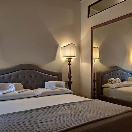 Residenza D'Epoca Cavaliere - Romantic Rooms Біббона Екстер'єр фото